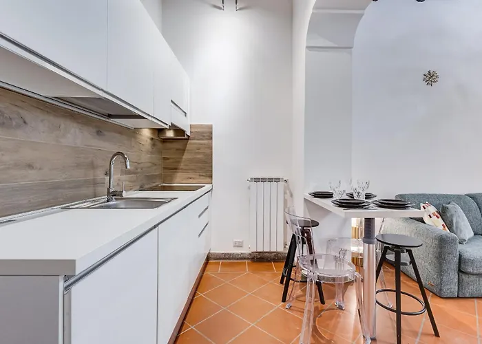 New Spanish Square - Romedreamhome *