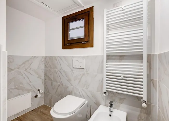 New Spanish Square - Romedreamhome דירה